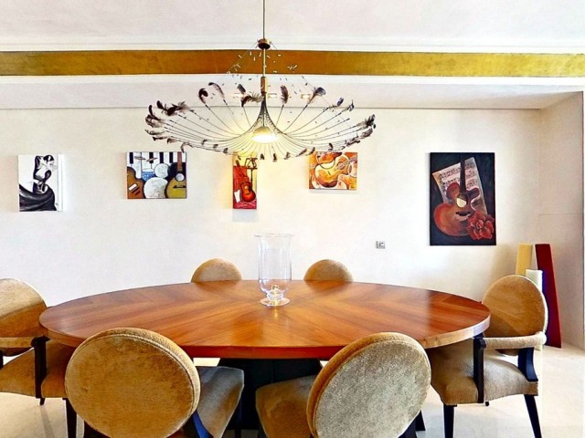 Penthouse avec 3 Chambres  à Los Monteros