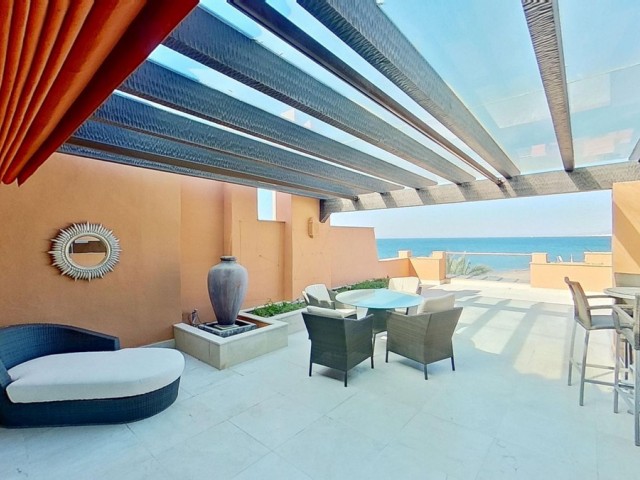Penthouse avec 3 Chambres  à Los Monteros