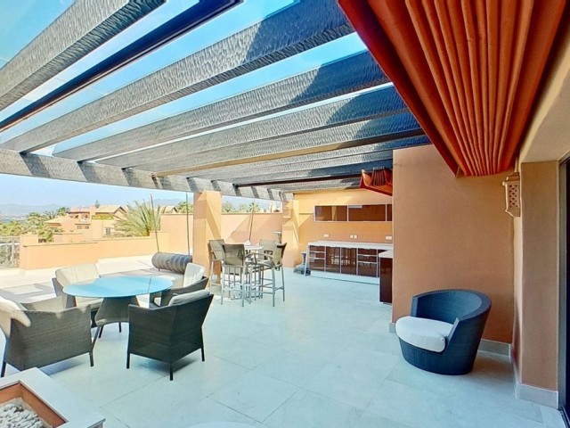 Penthouse avec 3 Chambres  à Los Monteros