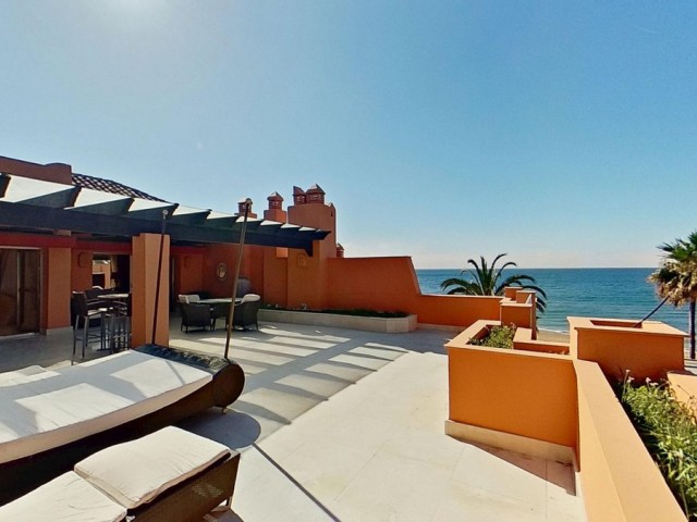 Penthouse avec 3 Chambres  à Los Monteros