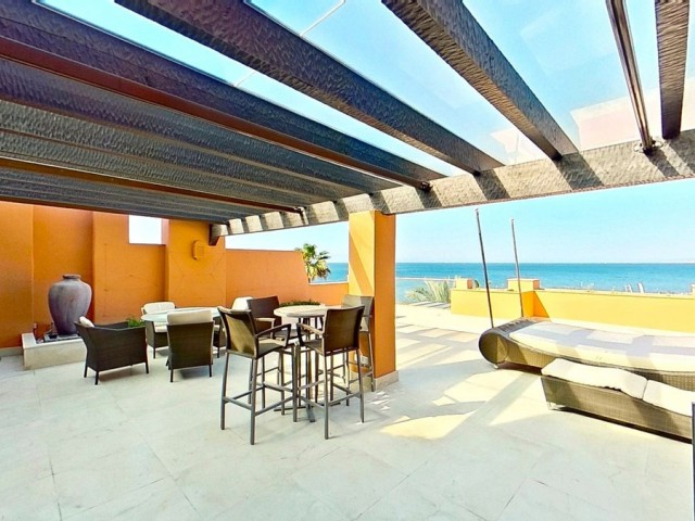 Penthouse avec 3 Chambres  à Los Monteros