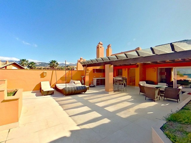 Penthouse avec 3 Chambres  à Los Monteros