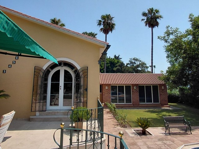 Villa avec 5 Chambres  à Sotogrande Costa