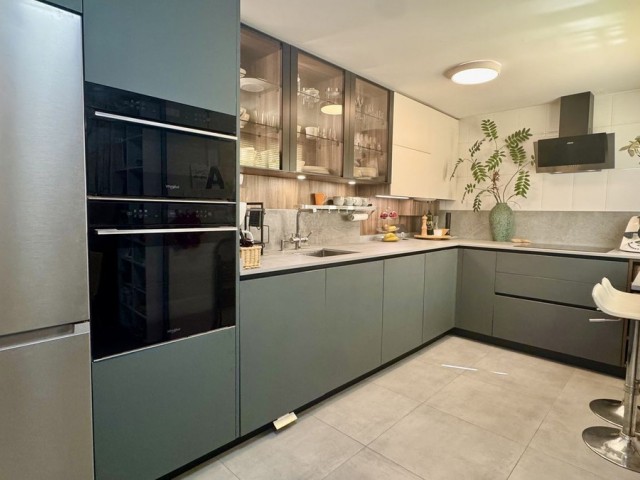 4 Bedrooms Apartment in Arroyo de la Miel