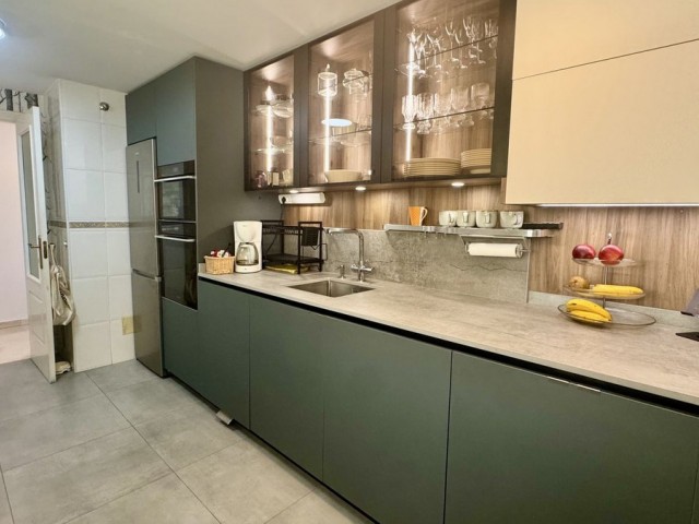 4 Bedrooms Apartment in Arroyo de la Miel