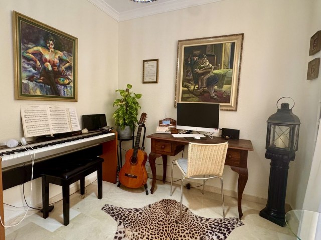 4 Bedrooms Apartment in Arroyo de la Miel