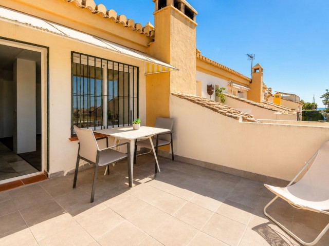 Maison mitoyenne, Costabella, R5449246