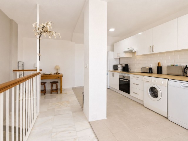 Maison mitoyenne avec 4 Chambres  à Costabella
