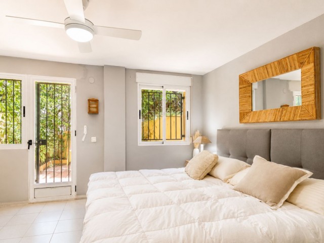 Maison mitoyenne avec 4 Chambres  à Costabella