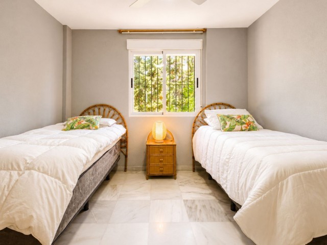 Maison mitoyenne avec 4 Chambres  à Costabella