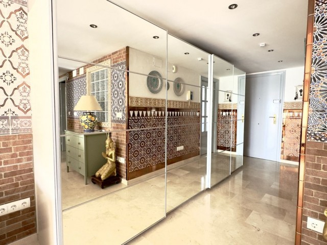 Penthouse avec 2 Chambres  à Guadalmina Baja