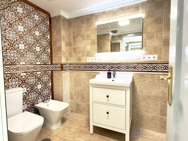 Penthouse avec 2 Chambres  à Guadalmina Baja