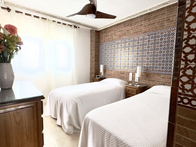 Penthouse avec 2 Chambres  à Guadalmina Baja