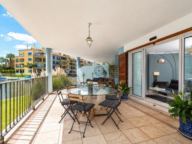 Apartamento con 3 Dormitorios  en Sotogrande Marina