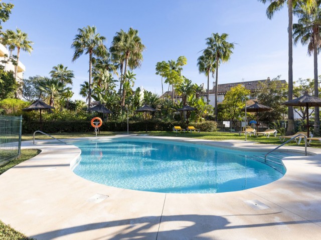 5 Bedrooms Apartment in Bahía de Marbella