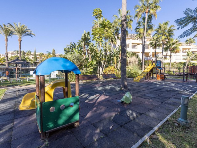 5 Bedrooms Apartment in Bahía de Marbella
