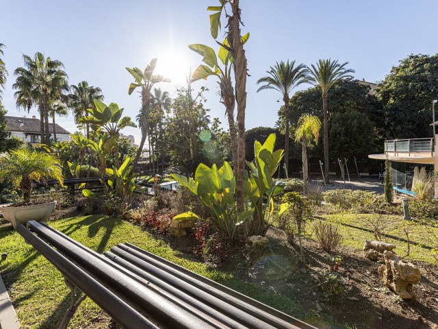 5 Bedrooms Apartment in Bahía de Marbella