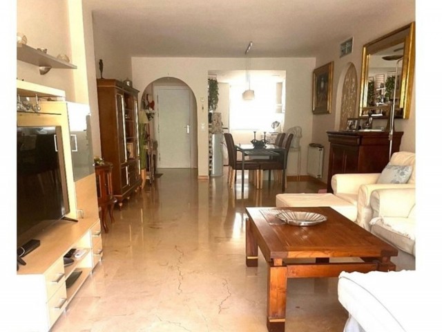 Apartamento con 2 Dormitorios  en Guadalmina Alta