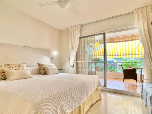 Apartamento con 2 Dormitorios  en Guadalmina Alta