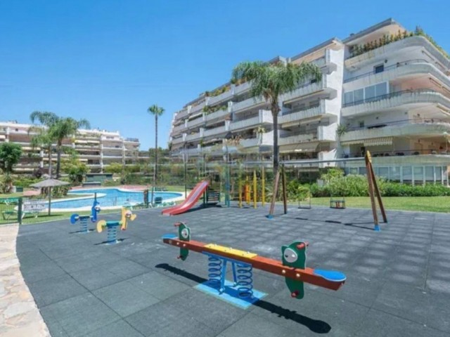 Apartamento con 2 Dormitorios  en Guadalmina Alta