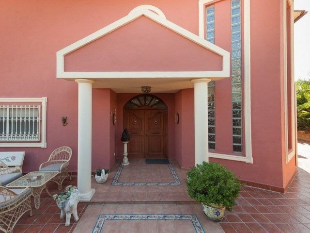 4 Sovrums Villa i Playamar