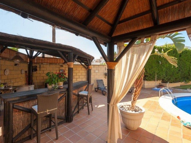 4 Sovrums Villa i Playamar
