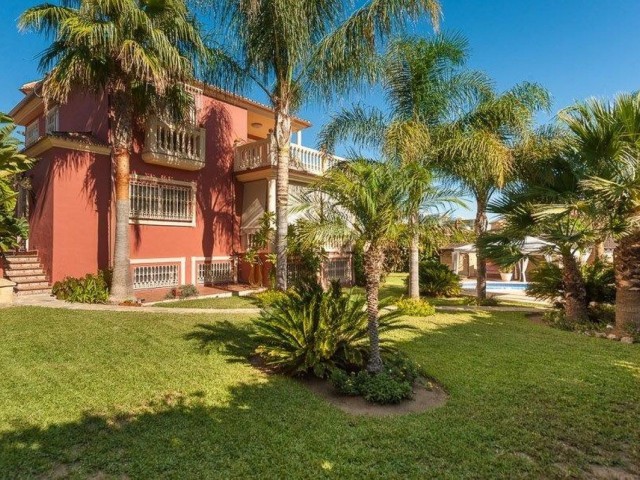 4 Sovrums Villa i Playamar