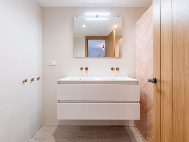 2 Schlafzimmer Apartment in La Carihuela