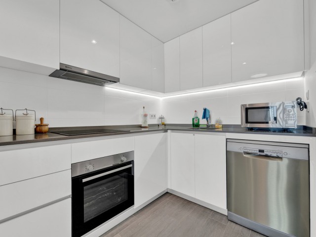 Apartamento con 2 Dormitorios  en Benalmadena Pueblo