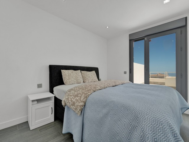Apartamento con 2 Dormitorios  en Benalmadena Pueblo