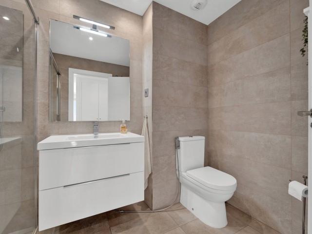 Apartamento con 2 Dormitorios  en Benalmadena Pueblo