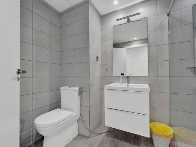 Apartamento con 2 Dormitorios  en Benalmadena Pueblo
