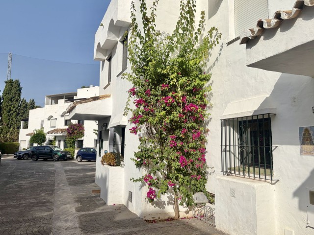 Maison mitoyenne, Guadalmina Baja, R5469064