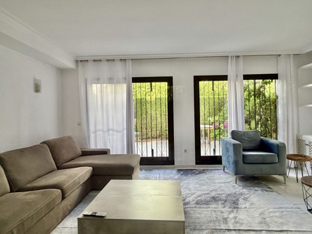 Maison mitoyenne, Guadalmina Baja, R5469064