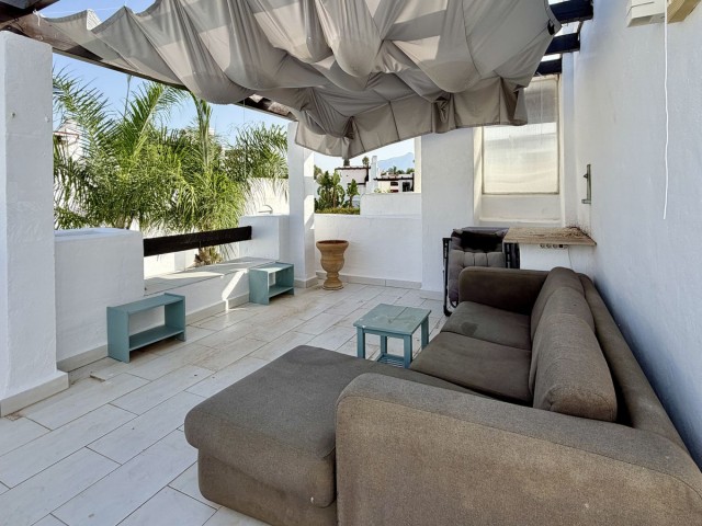 Maison mitoyenne avec 3 Chambres  à Guadalmina Baja