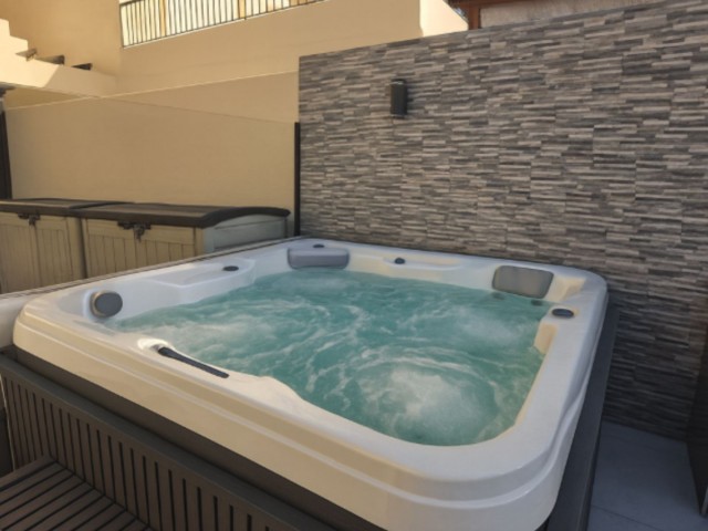 Appartement avec 3 Chambres  à San Roque Club