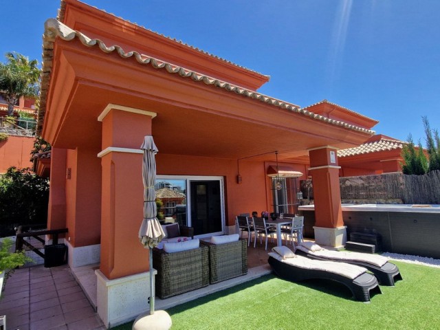 Villa, Santa Clara, R5367199