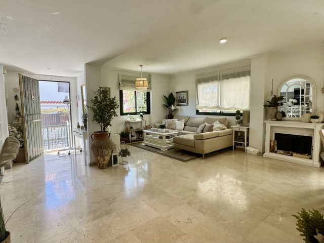 4 Bedrooms Villa in Arroyo de la Miel