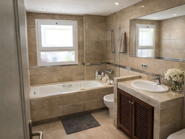 Appartement avec 3 Chambres  à San Roque Club