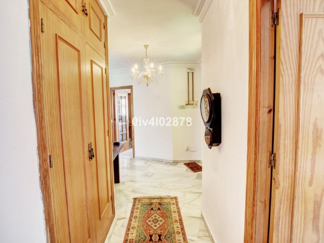 Villa con 5 Dormitorios  en La Capellania