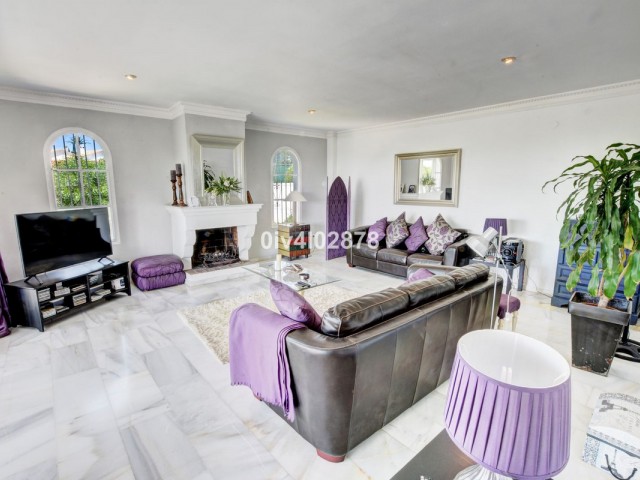 Villa con 5 Dormitorios  en La Capellania