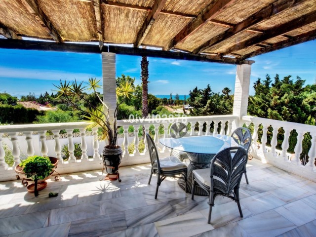 Villa con 5 Dormitorios  en La Capellania