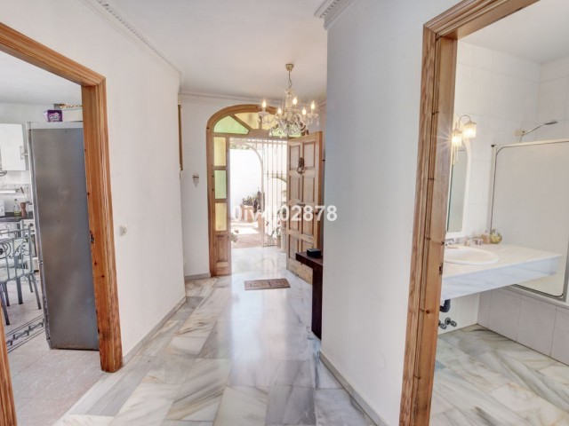 Villa con 5 Dormitorios  en La Capellania
