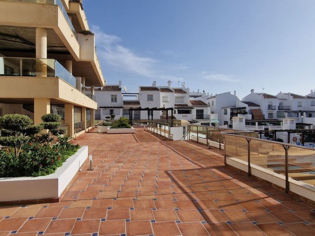 2 Bedrooms Apartment in La Duquesa