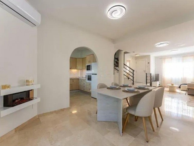 Townhouse, Cabopino, R5317318