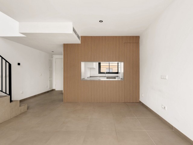 Maison mitoyenne, Cancelada, R5484334