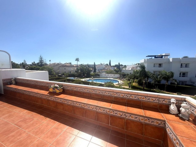 Apartment, El Paraiso, R5484436