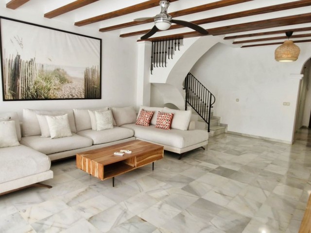 Maison mitoyenne, Nagüeles, R5462233