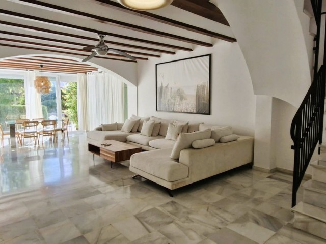 Maison mitoyenne avec 3 Chambres  à Nagüeles