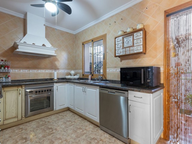 4 Slaapkamer Rijtjeshuis in La Carihuela